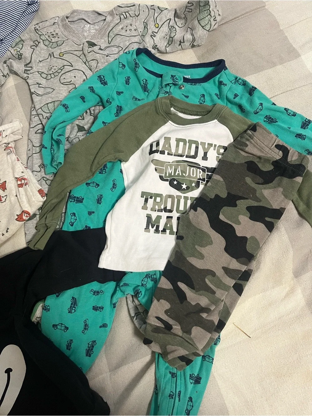 18 piece bundle of 6-9 month boy clothes
